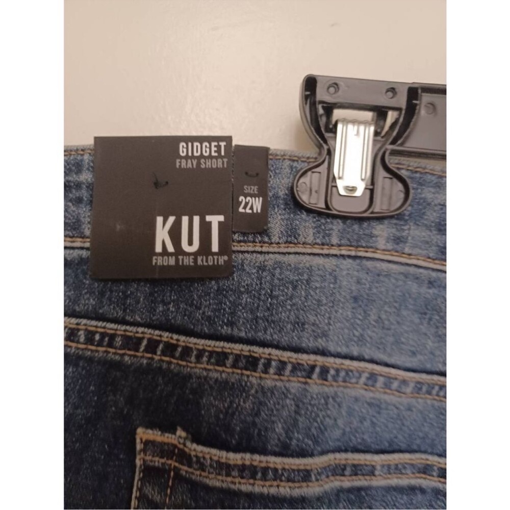 NWT KUT FROM THE KLOTH Shorts some fading SZ:,22W - Picture 4 of 6